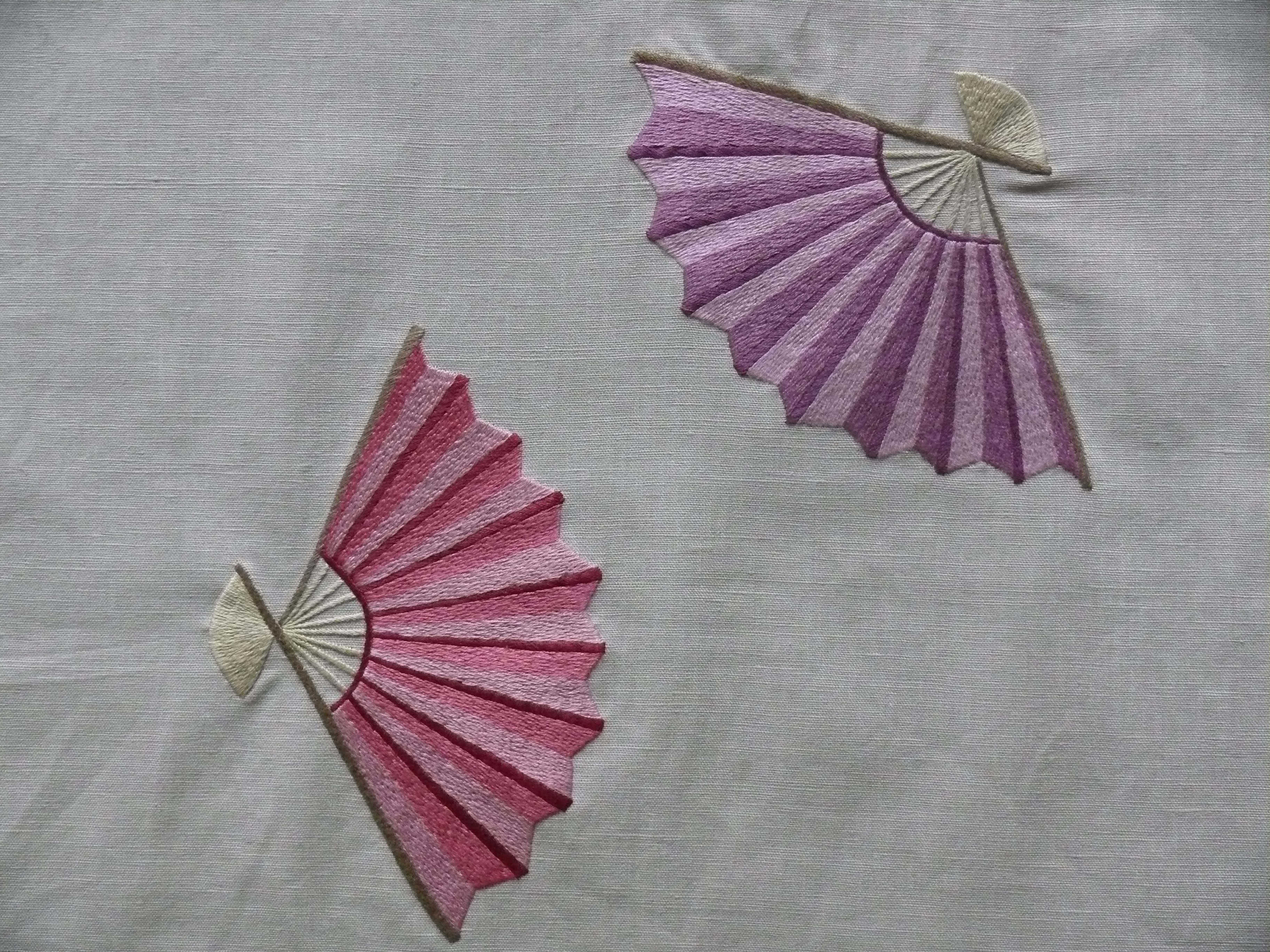 Pink & Purple Fan – Tablecloth Detail