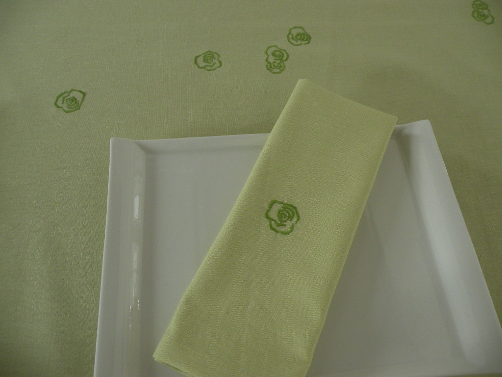 Small Roses Tablecloth & Napkin – Lemon Fabric